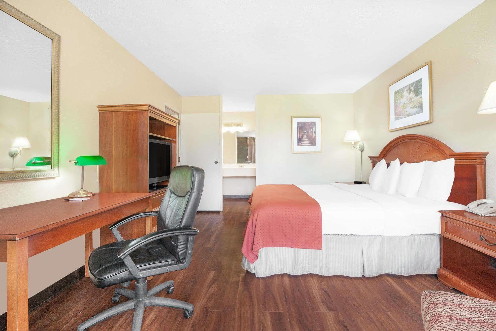 Baymont By Wyndham Paris Motel Dış mekan fotoğraf