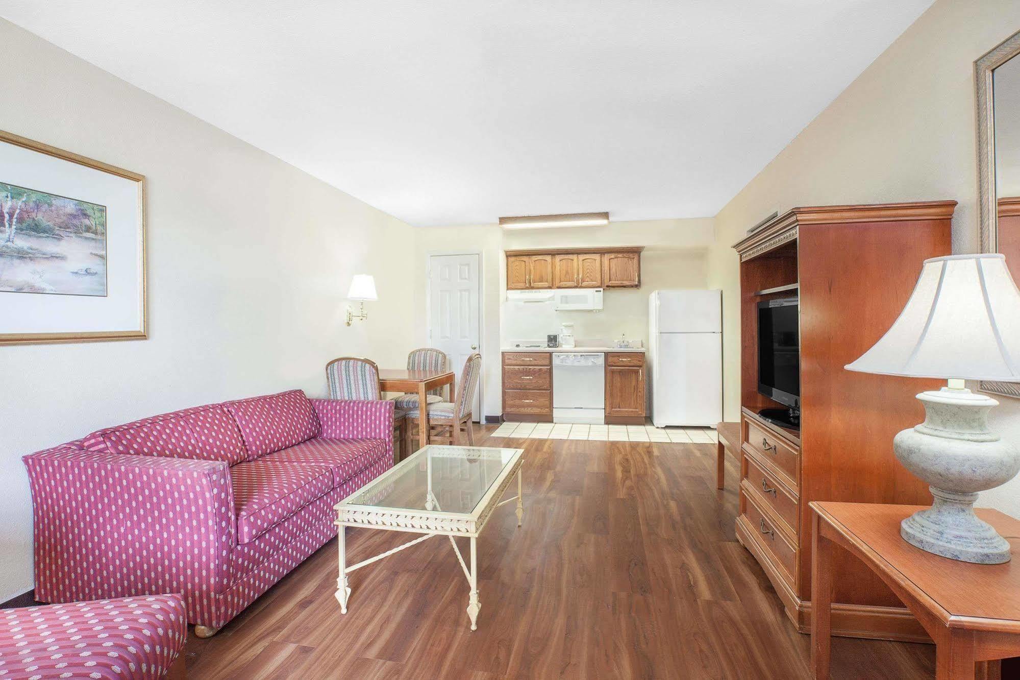 Baymont By Wyndham Paris Motel Dış mekan fotoğraf